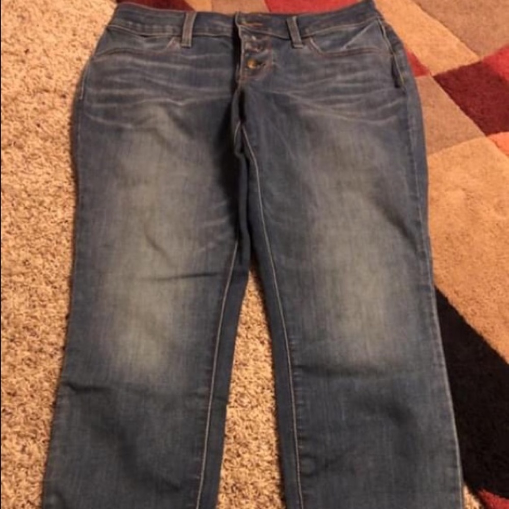 Maurice’s size 8 jeggings buttonfly